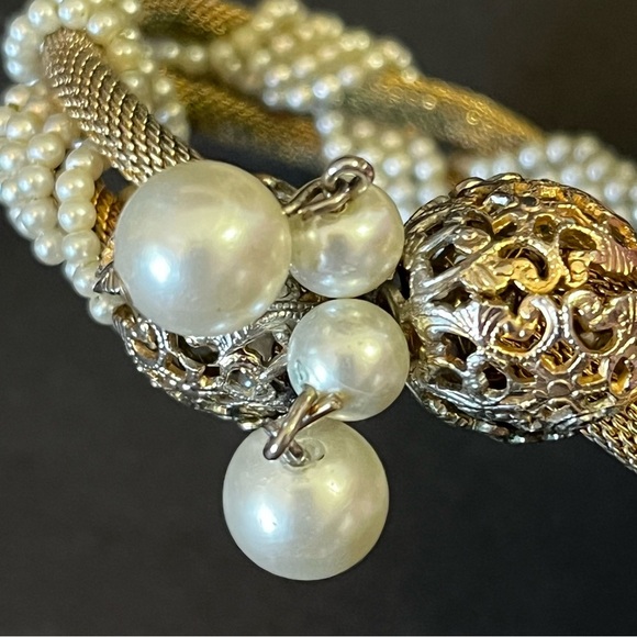 Vintage Memory Wire Wrap Bracelet Gold Tone White Bead Dangle Art Deco Victorian - Picture 8 of 8